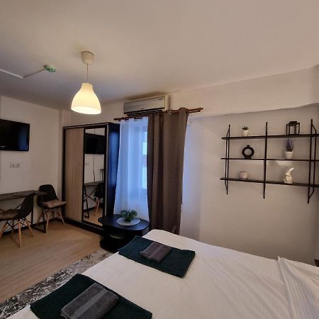 Central & Comfy, Peaceful Apt In Iasi Extérieur photo