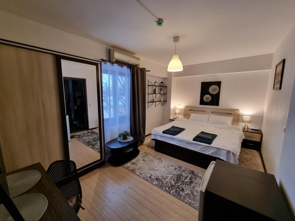 Central & Comfy, Peaceful Apt In Iasi Extérieur photo
